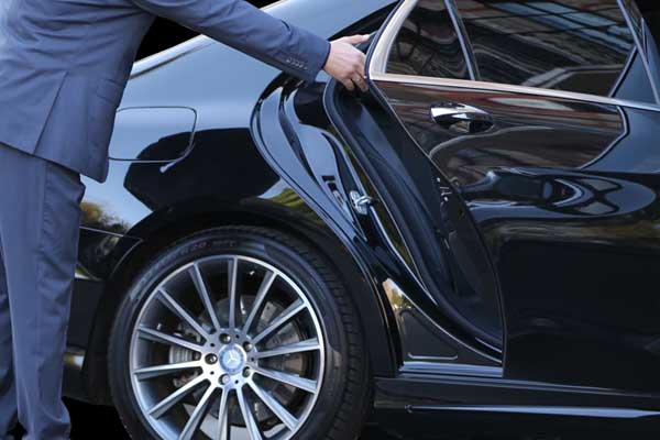 Les aventures guidées par chauffeur VTC : une expérience magique à Paris